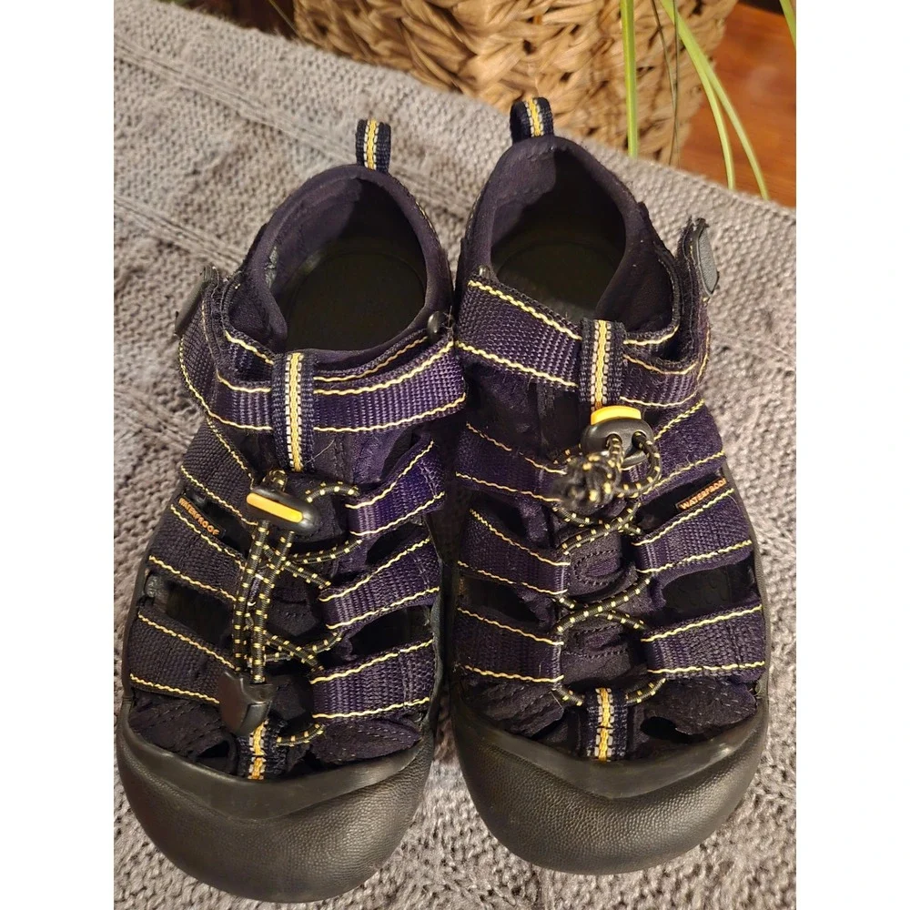 KEEN -Newport H2 Kids Waterproof Sandals Black Yellow Sport Hiking Shoes Size 5